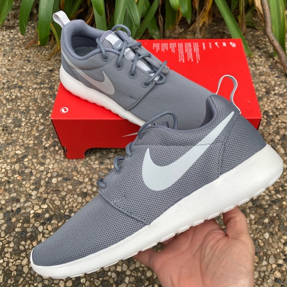 Nike Roshe One - Picture 3 of 4